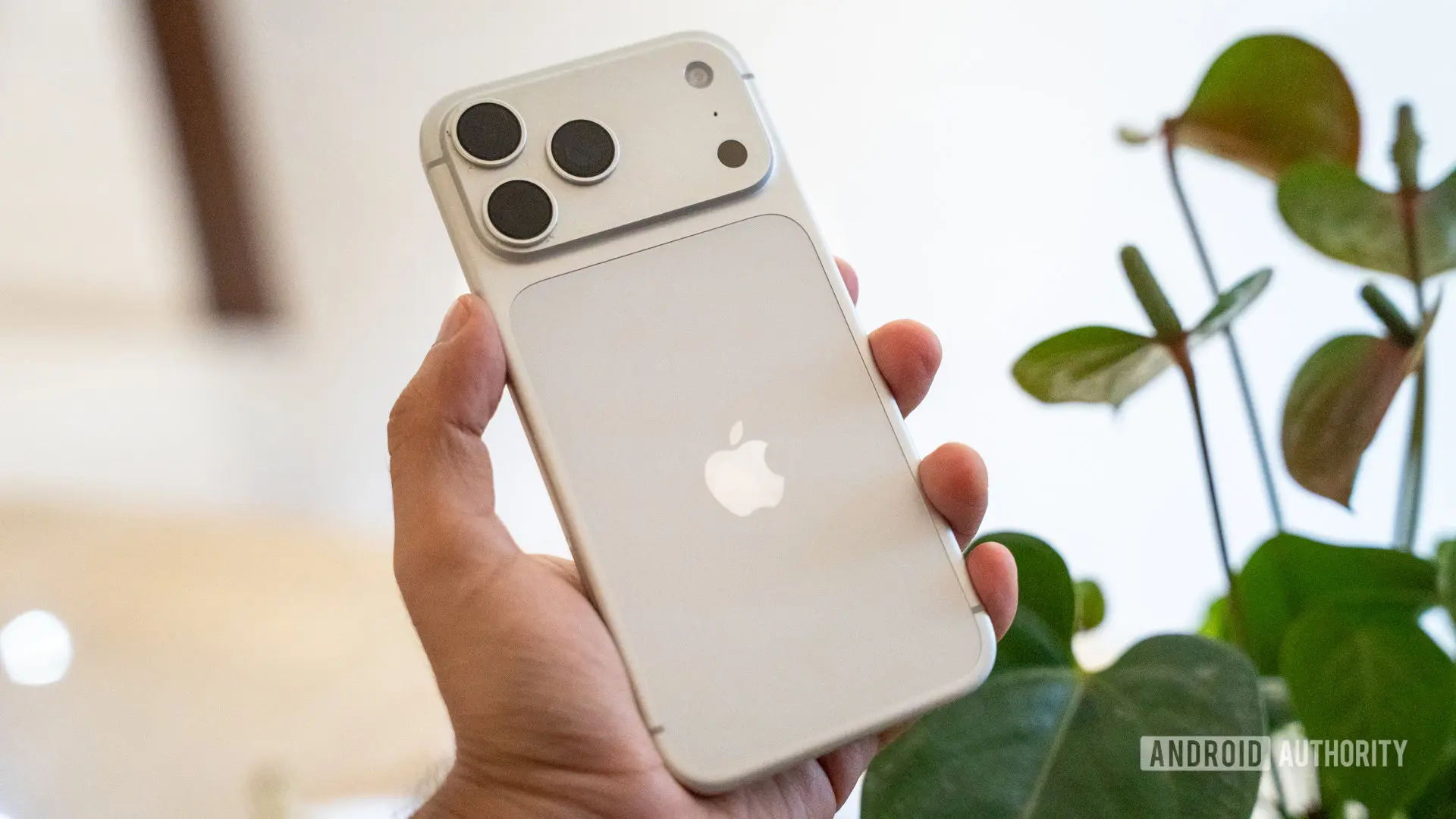 Google Meet now seamlessly works with Safari on iPhones