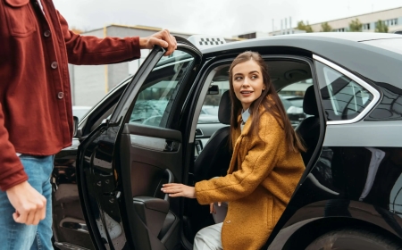 Why Families Prefer Booking Taxis to Gatwick in Advance