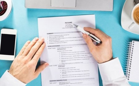 لماذا تعتبر خدمات كتابة السيرة الذاتية المفتاح الأول للنجاح المهني؟