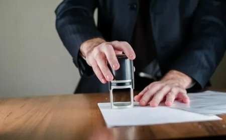 Walk-In vs. Appointment for Notary Republic Near Me